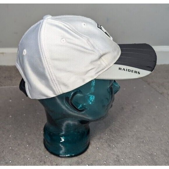 Reebok Oakland Raiders NFL Cap Silver Black White-OSFM-Adjustable - Picture 3 of 7